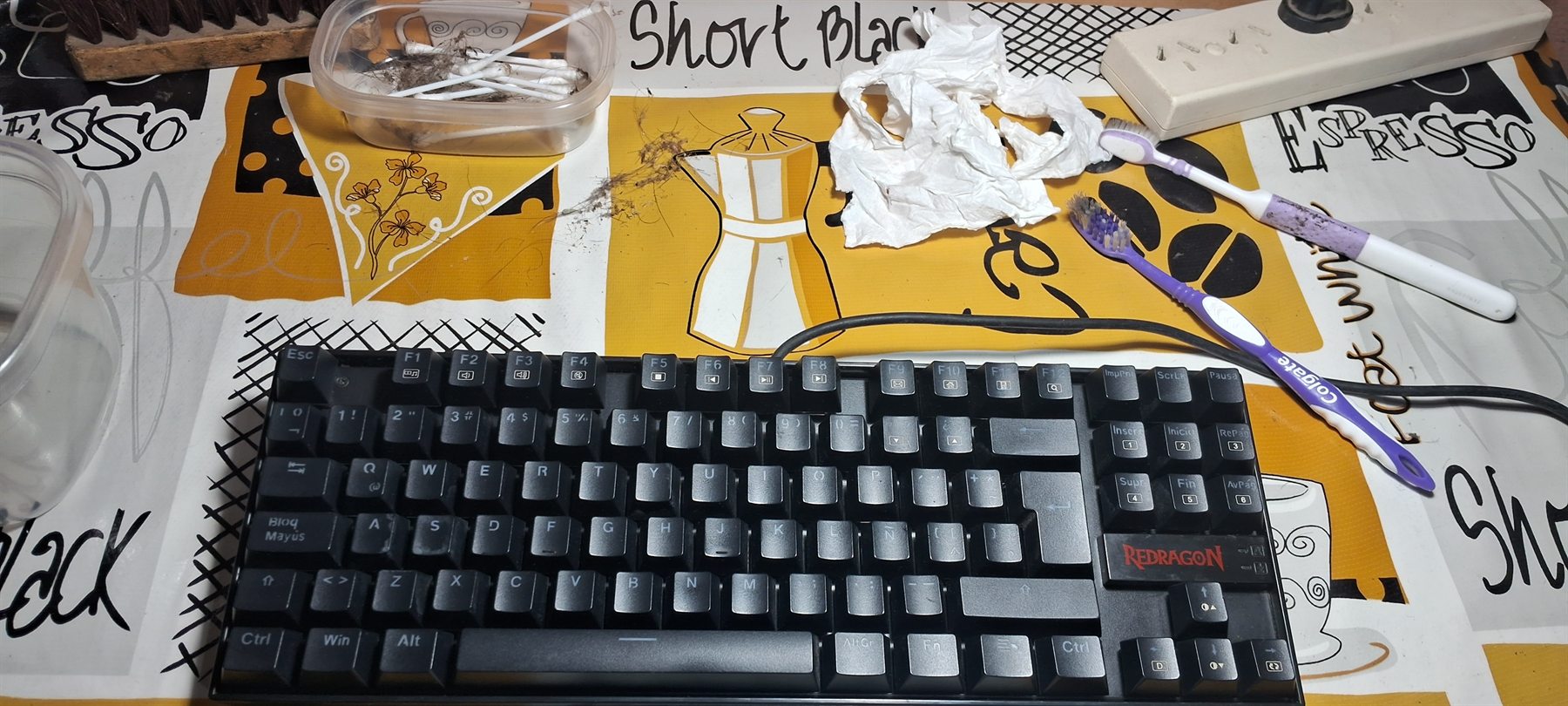 Teclado rearmado después del mantenimiento